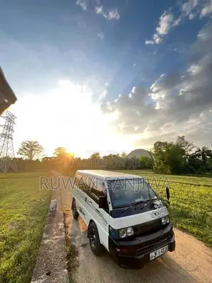 Mitsubishi PO5 2004 Van (Used)