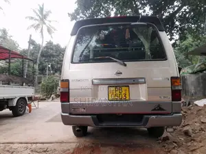 Nissan Caravan 2000 Van (Used)