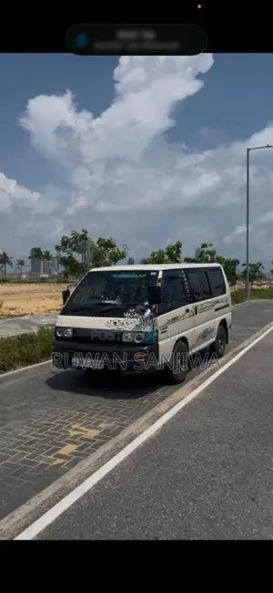 Mitsubishi PO5 2004 Van (Used)