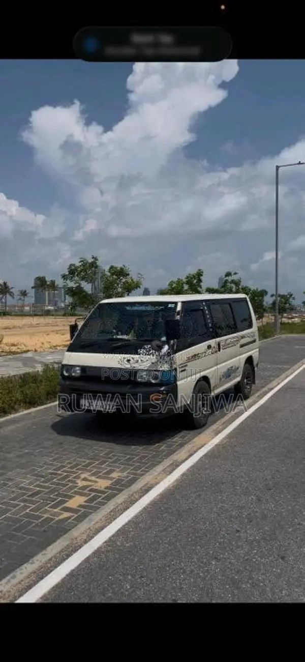 Mitsubishi PO5 2004 Van (Used)