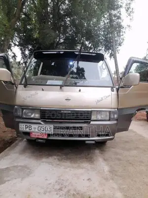 Nissan Caravan 2000 Van (Used)