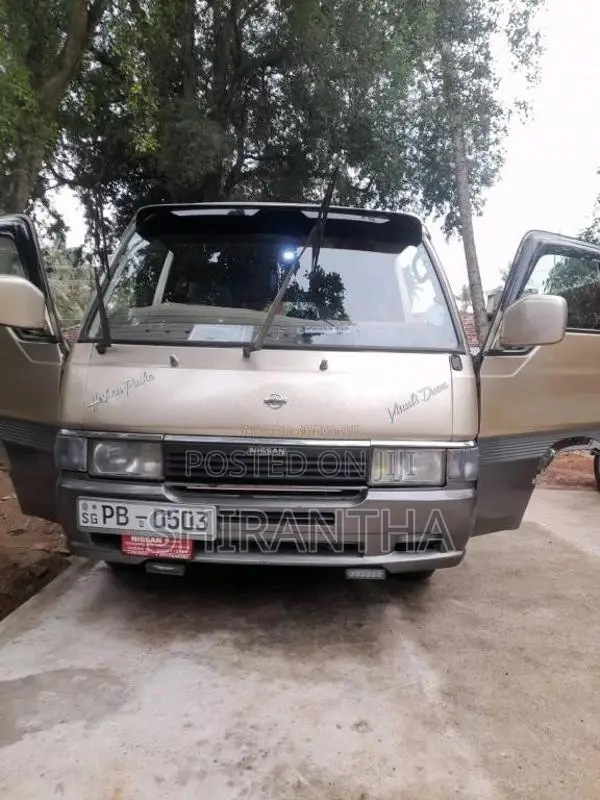 Nissan Caravan 2000 Van (Used)
