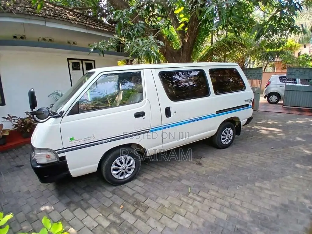 Toyota Lotto CR27 1998 Van (Used)
