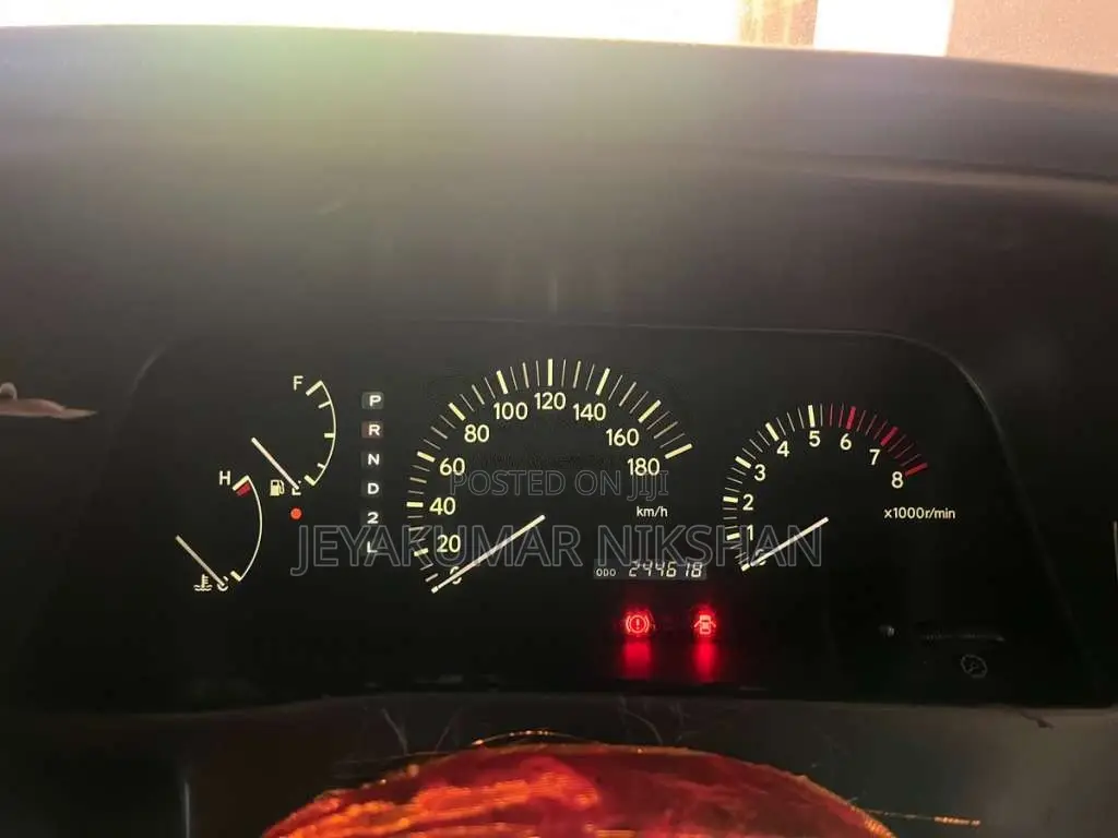 Toyota Dolphin 2001 Van (Used)