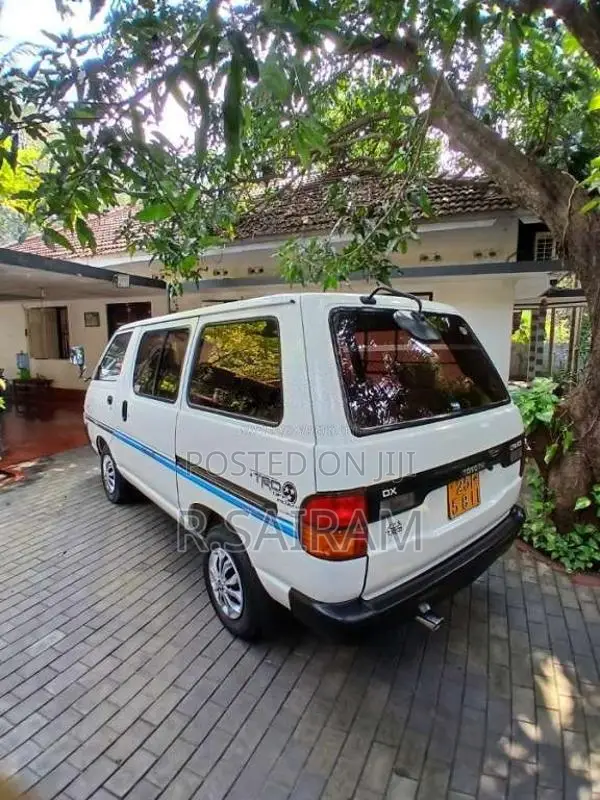 Toyota Lotto CR27 1998 Van (Used)
