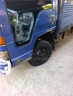Isuzu NPR57P 1986 Lorry (Used)