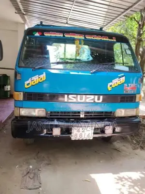 Isuzu NPR 1987 Lorry (Used)