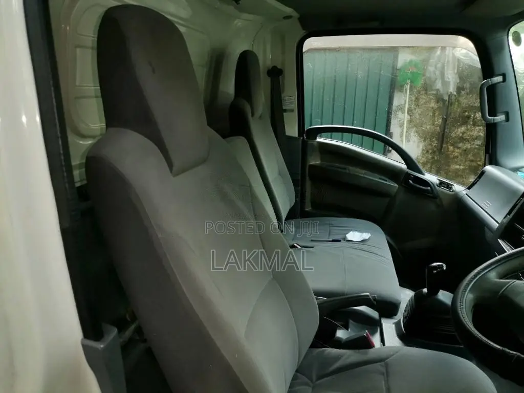 Isuzu ELF 2011 Lorry (Used)