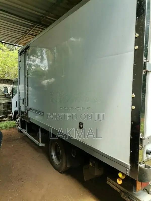 Isuzu ELF 2011 Lorry (Used)
