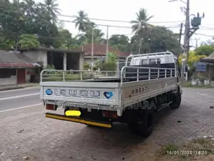 Isuzu ELF 350 2006 Lorry (Used)