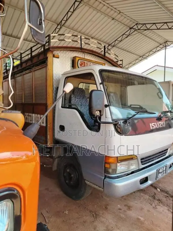Isuzu ELF 1980 Lorry (Used)