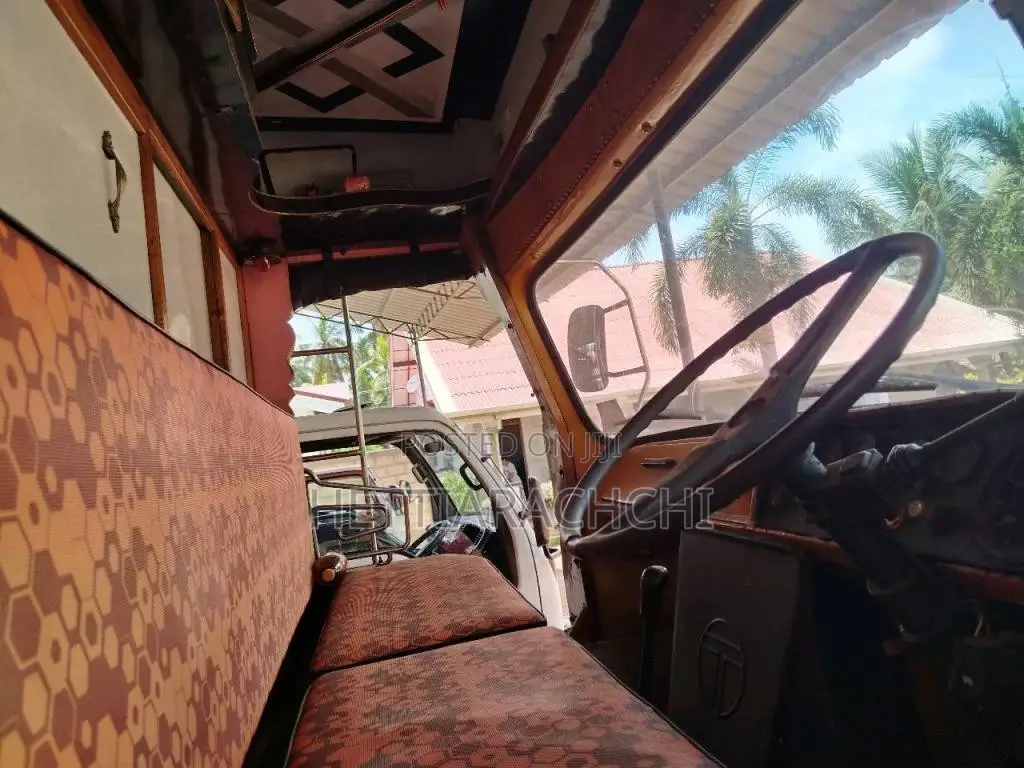 Tata 1210 1984 Lorry (Used)