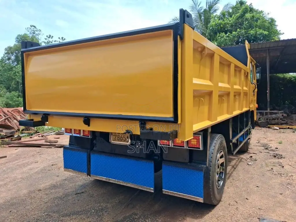 Ashok-Leyland Leyland Tipper 2011 Lorry (Used)