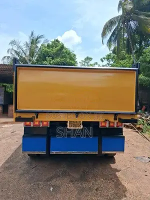 Ashok-Leyland Leyland Tipper 2011 Lorry (Used)