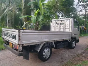 Nissan Atlas 150 2002 Lorry (Used)