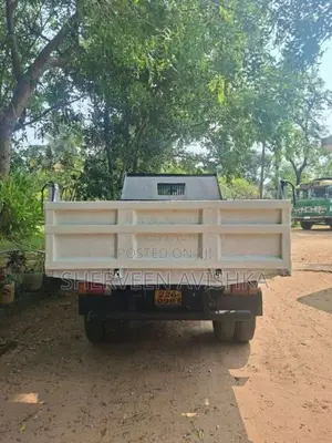 Isuzu ELF 1996 Lorry (Used)