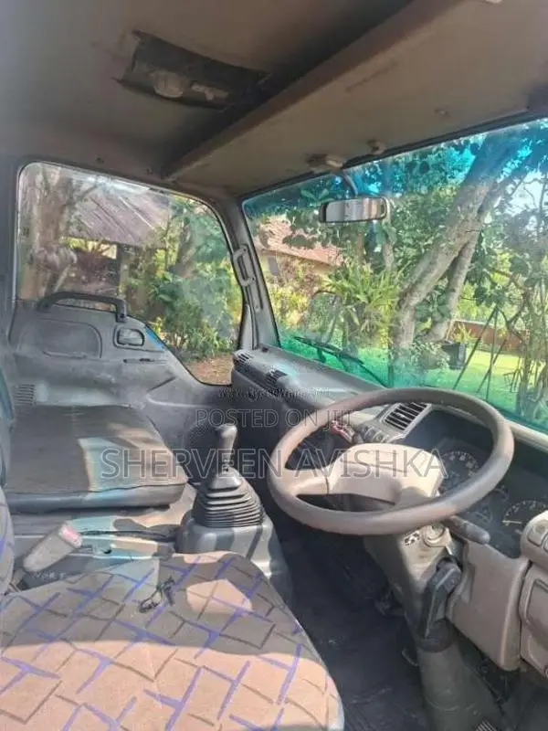 Isuzu ELF 1996 Lorry (Used)