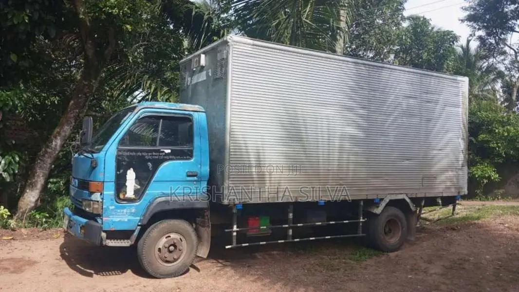 Isuzu ELF 1981 Lorry (Used)
