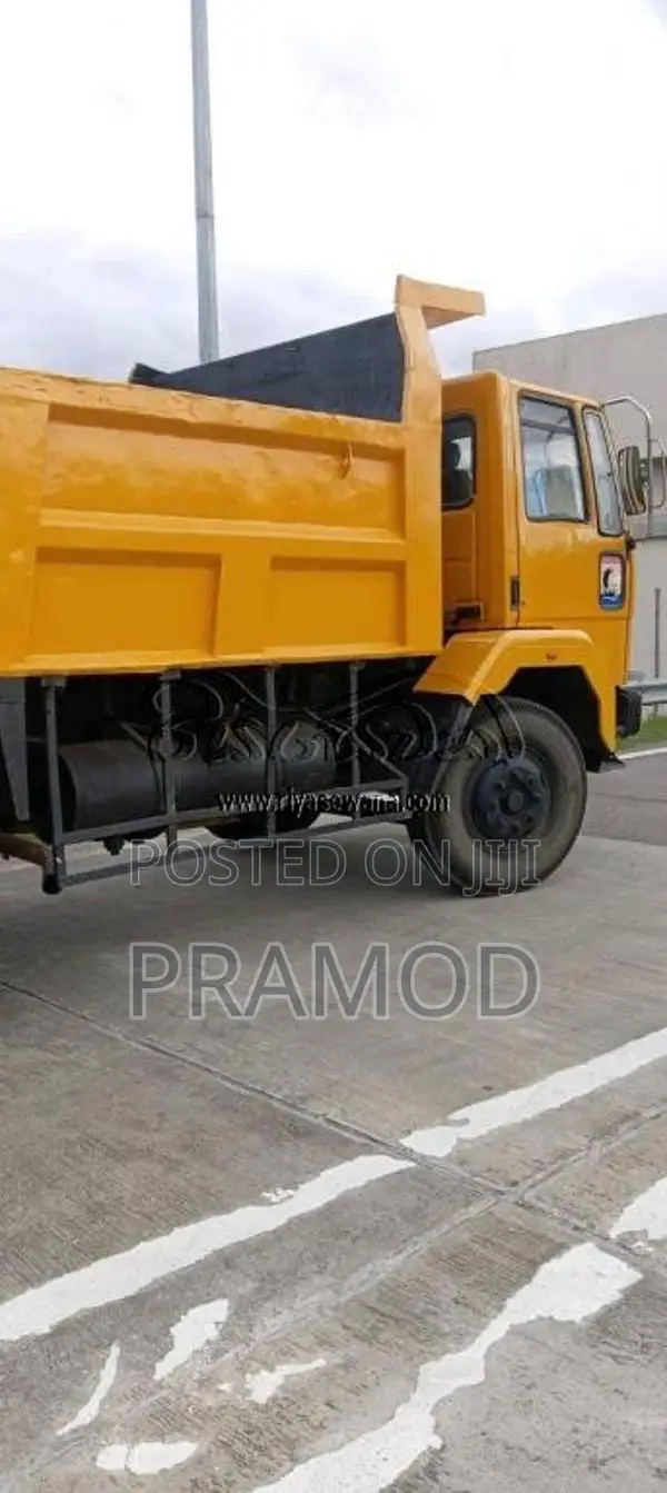 Ashok-Leyland Tipper 2010 Lorry (Used)