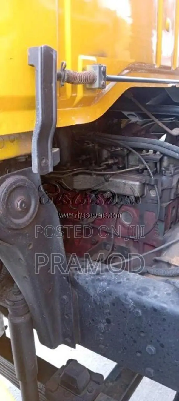 Ashok-Leyland Tipper 2010 Lorry (Used)