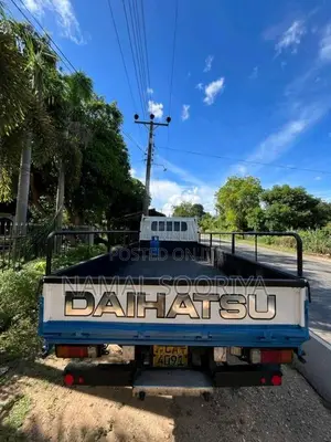 Daihatsu Daihatsu 2005 Lorry (Used)