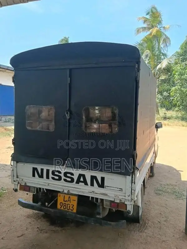 Nissan Vanette 2001 Lorry (Used)
