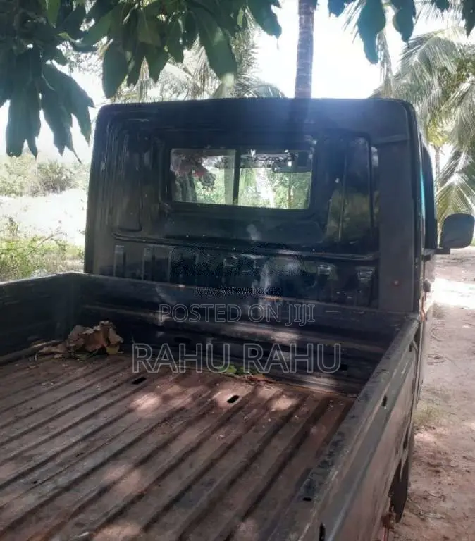Mahindra Maxximo 2012 Lorry (Used)