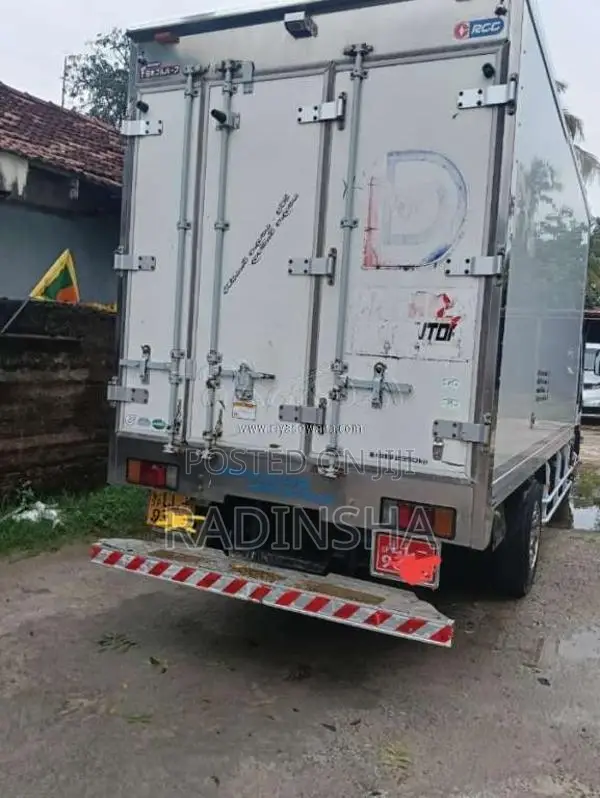 Isuzu Freezer 2011 Lorry (Used)