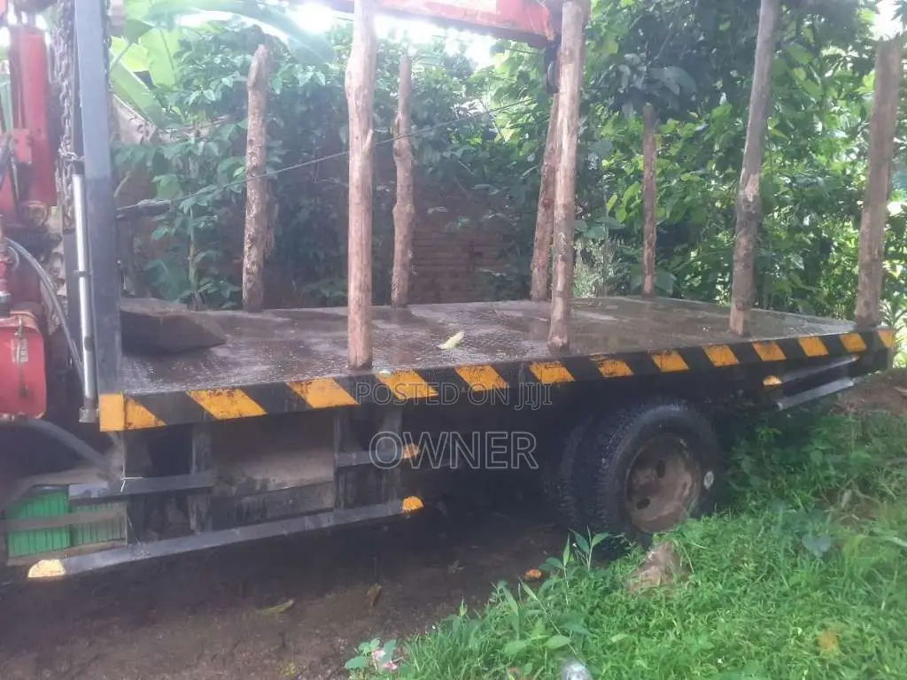 Mitsubishi Boom 1995 Lorry (Used)