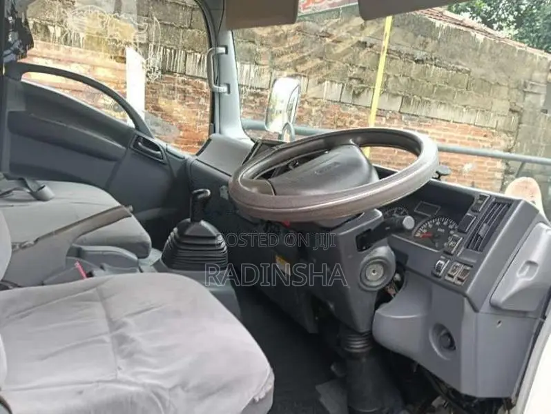 Isuzu Freezer 2011 Lorry (Used)