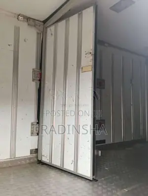 Isuzu Freezer 2011 Lorry (Used)