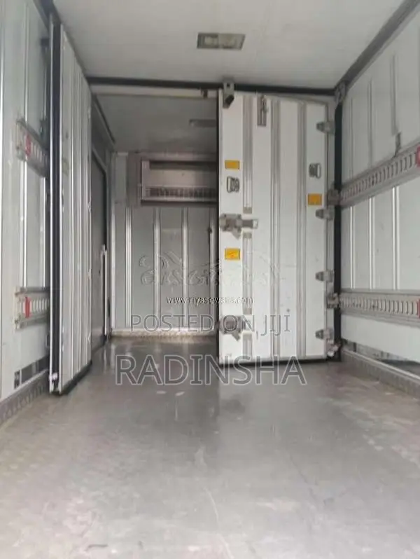Isuzu Freezer 2011 Lorry (Used)