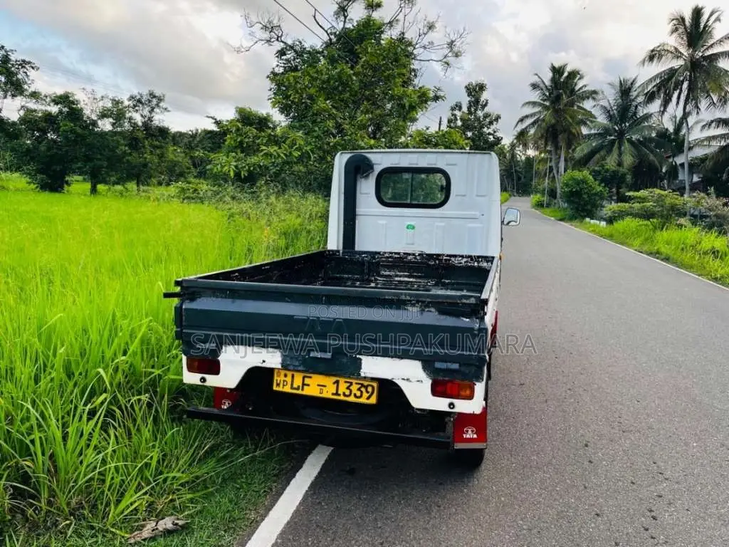 Tata Dimo Batta 2003 Lorry (Used)