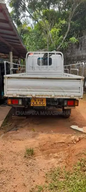 Isuzu ELF 1987 Lorry (Used)