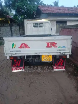 Toyota Dyna 2010 Lorry (Used)