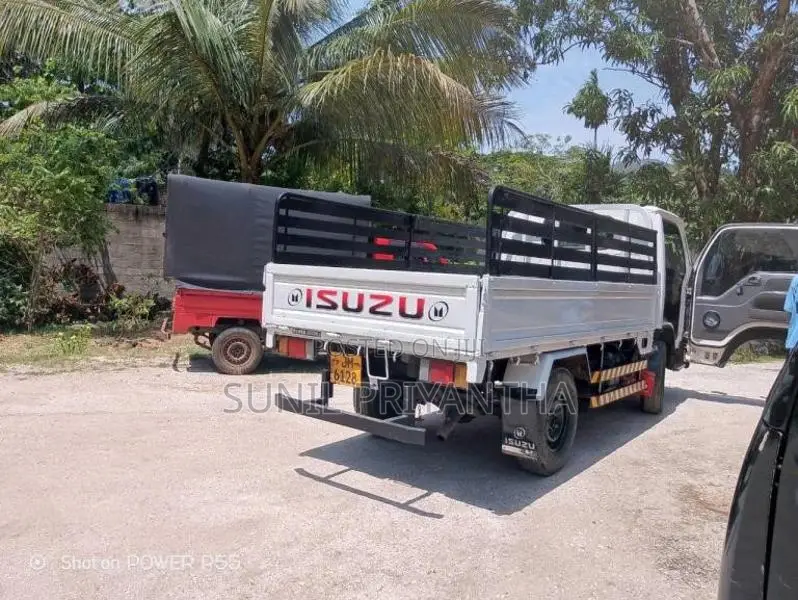 Isuzu NHR 2000 Lorry (Used)