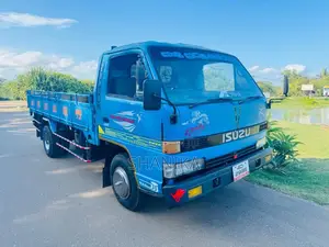Isuzu ELF 350 14.5 1982 Lorry (Used)