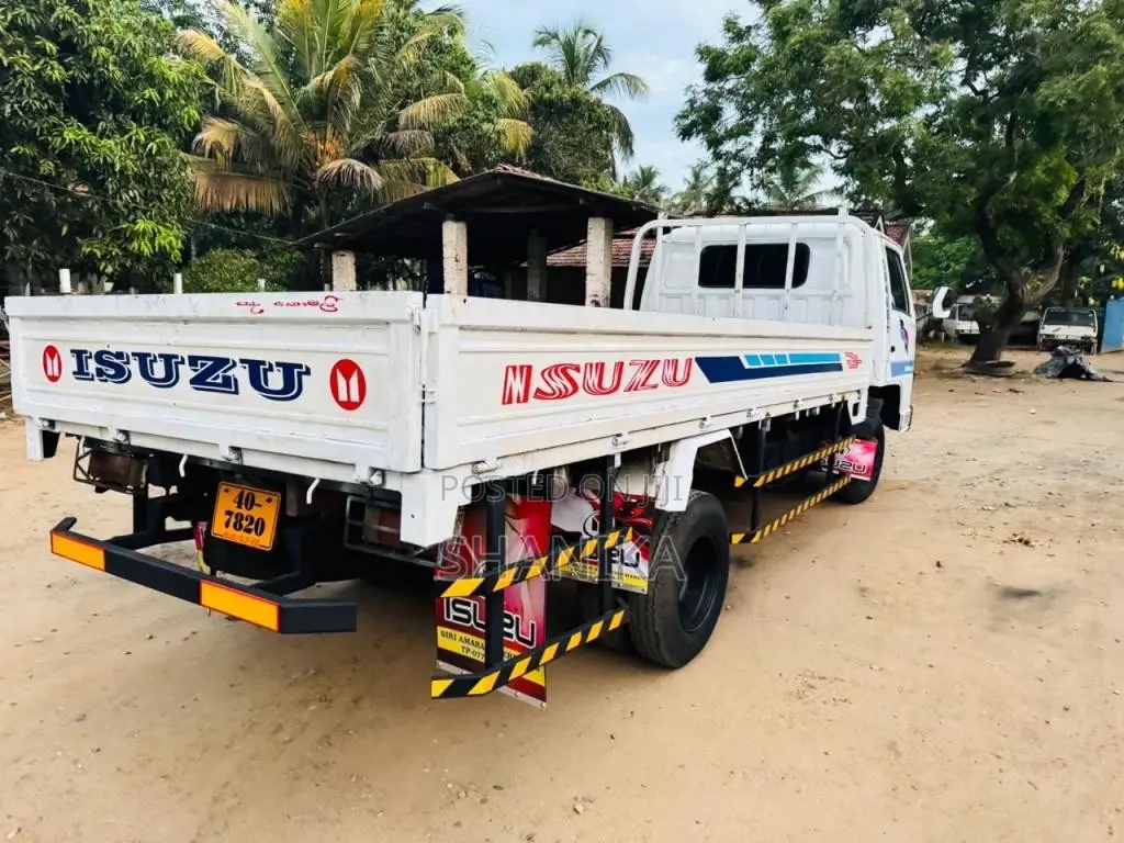 Isuzu ELF 14.5 1982 Lorry (Used)