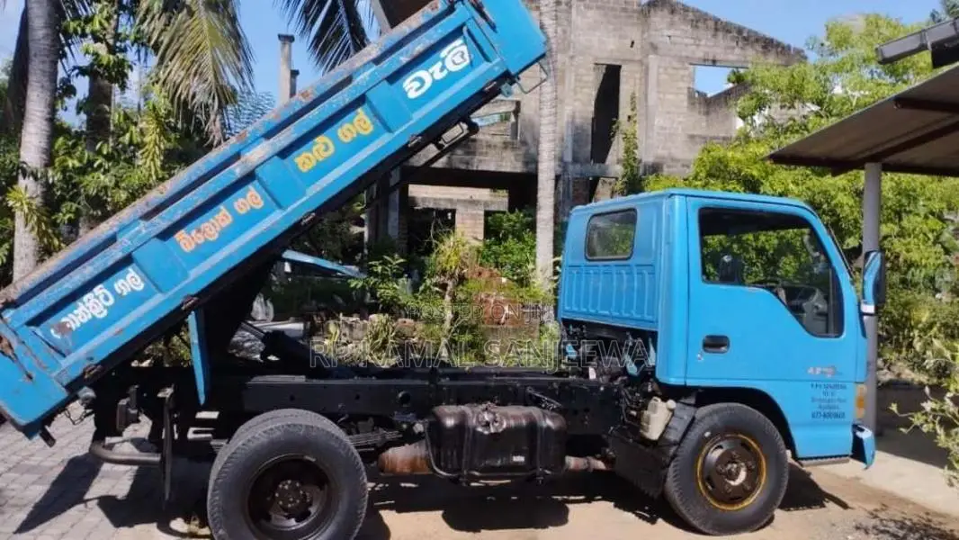 Isuzu Tipper 2005 Lorry (Used)