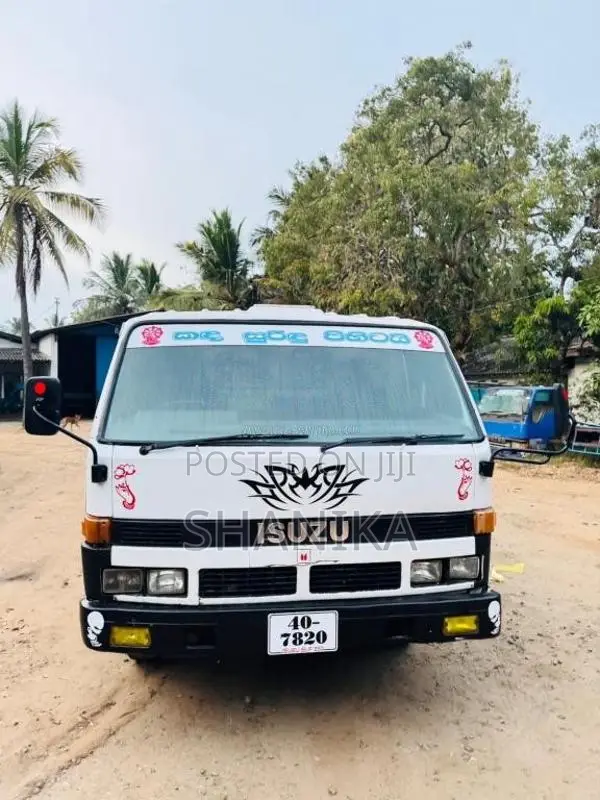 Isuzu ELF 14.5 1982 Lorry (Used)