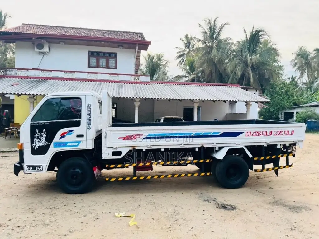 Isuzu ELF 14.5 1982 Lorry (Used)