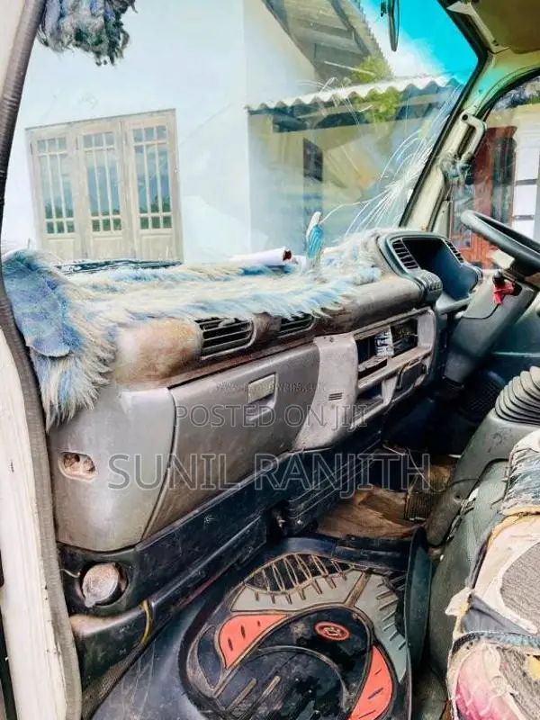 Isuzu ELF 4HF1 1994 Lorry (Used)