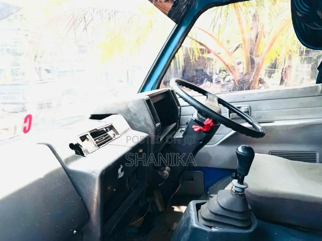 Isuzu ELF 14.5 1983 Lorry (Used)