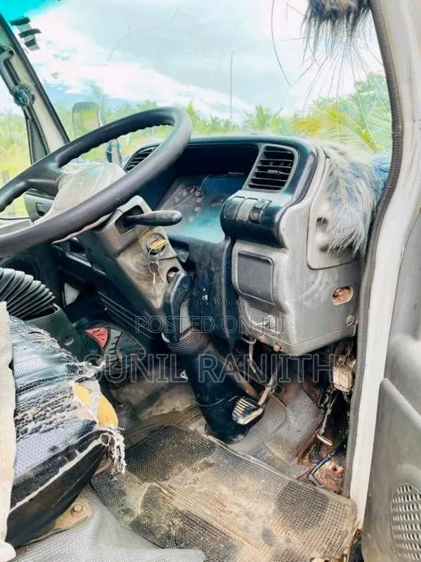 Isuzu ELF 4HF1 1994 Lorry (Used)