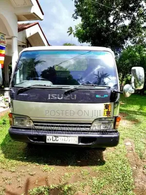 Isuzu ELF 350 2002 Lorry (Used)