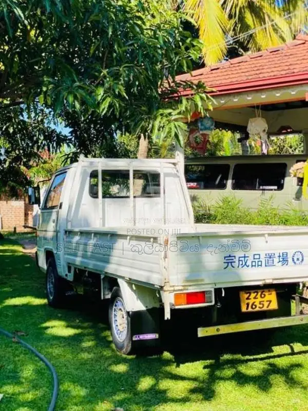 Mitsubishi Delica L300 PO5 1991 Lorry (Used)