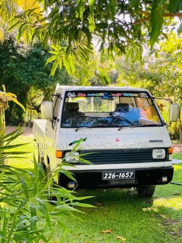 Mitsubishi Delica L300 PO5 1991 Lorry (Used)