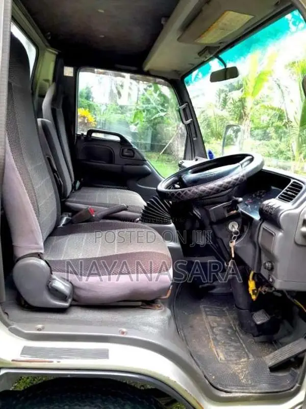 Isuzu ELF 350 2002 Lorry (Used)