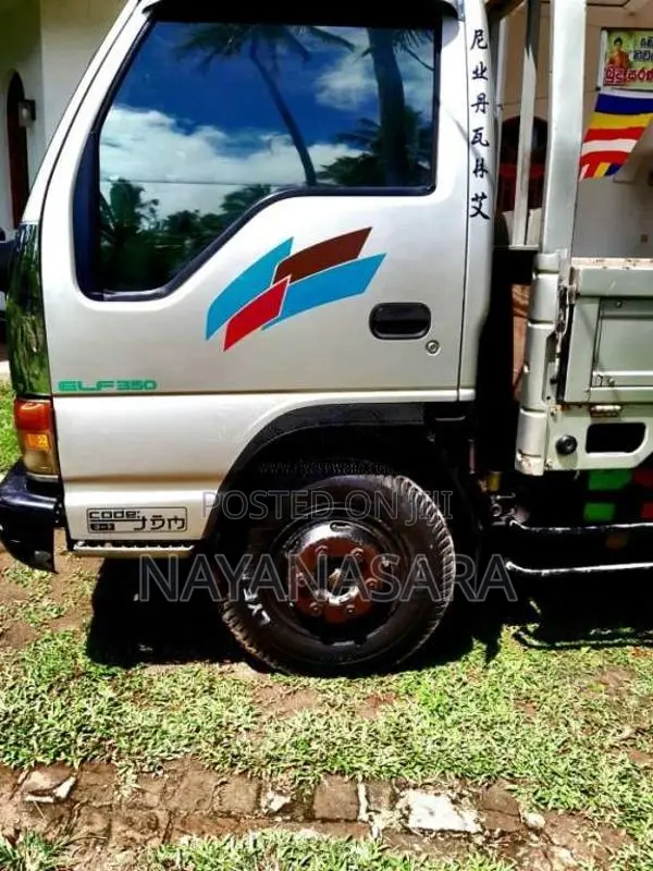 Isuzu ELF 350 2002 Lorry (Used)