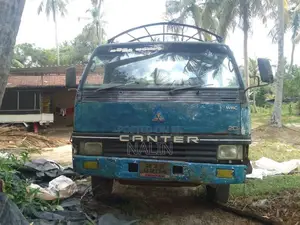 Mitsubishi Canter 1980 Lorry (Used)